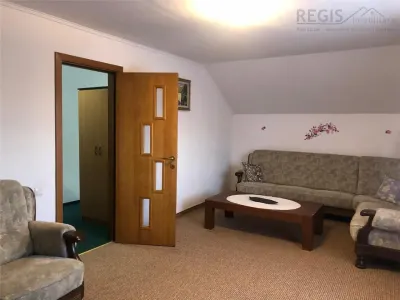CASA LA CHEIE cu 5 Camere. Parcare si Garaj - foto 5