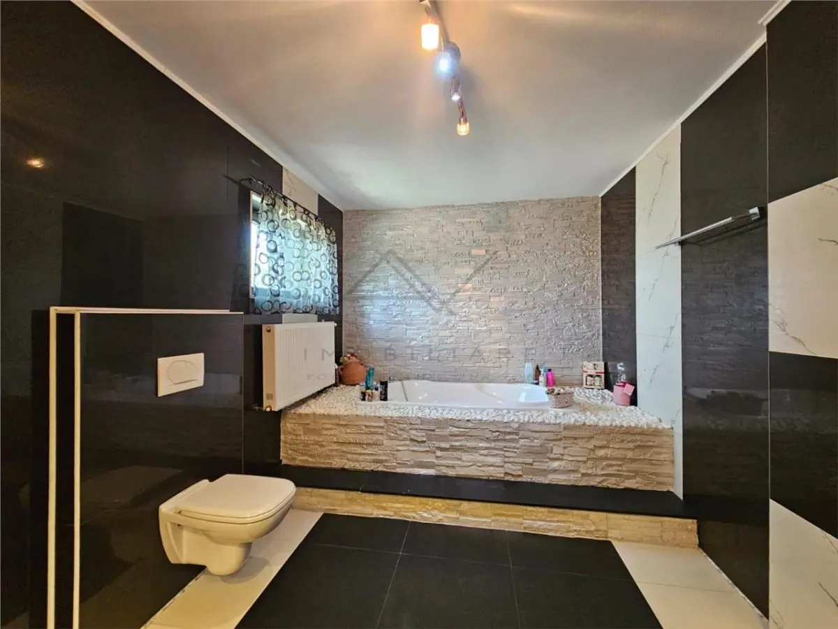 VANZARE VILA INDIVIDUALA  PISCINA TEREN 1000 mp - GATA DE MUTAT TOATE UTILITATILE - foto 13