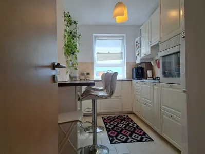 Apartament 3 camere mobilat-utilat, loc de parcare ,Tractorul -Grandis,179000 Euro - foto 2
