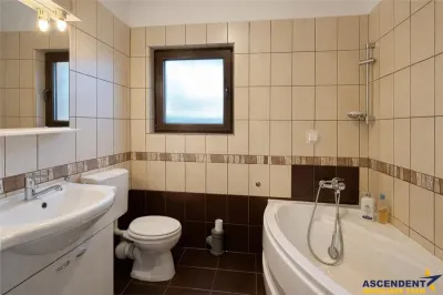 Vila spatioasa in Sancraiu, 2 intrari, foisor, parcare, 5 minute de Targu Mures. - foto 11
