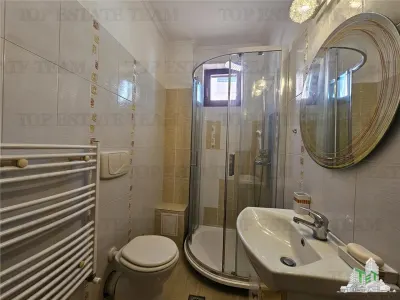 Apartament deosebit, 4 camere, in vila cu intrare separata - o oaza de liniste in inima Constantei - foto 16