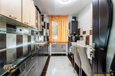 Apartament 2 camere, echipat, balcon, areal cu atmosfera linistita, Central, Covasna. - foto 2