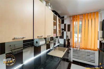 Apartament 2 camere, echipat, balcon, areal cu atmosfera linistita, Central, Covasna. - foto 11