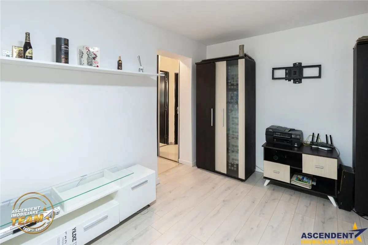 Apartament 2 camere, echipat, balcon, areal cu atmosfera linistita, Central, Covasna. - foto 12