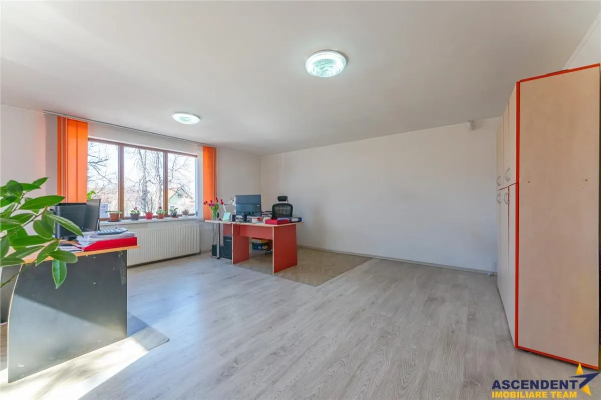 Sediu firma/ rezidential, pe domeniu de 2.240 mp teren,Central, Halchiu, Brasov - foto 25