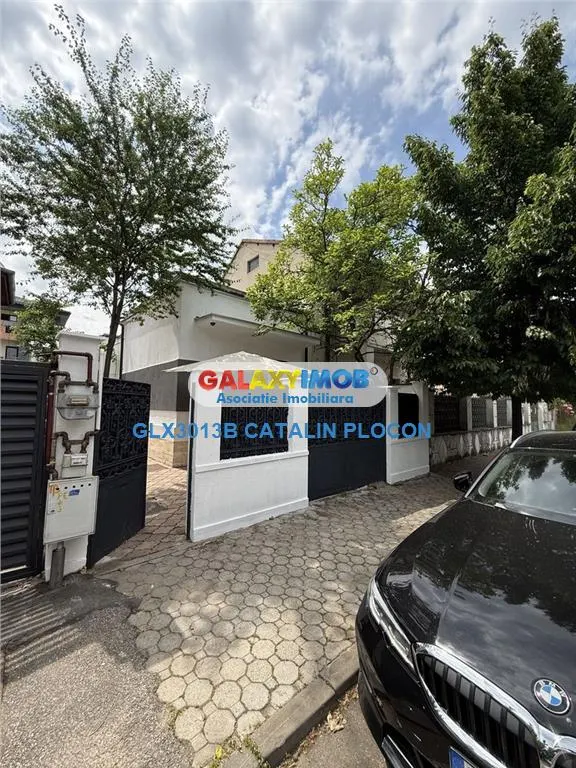 Ofer spre inchiriere casa cu 4 camere 1 Mai - foto 1
