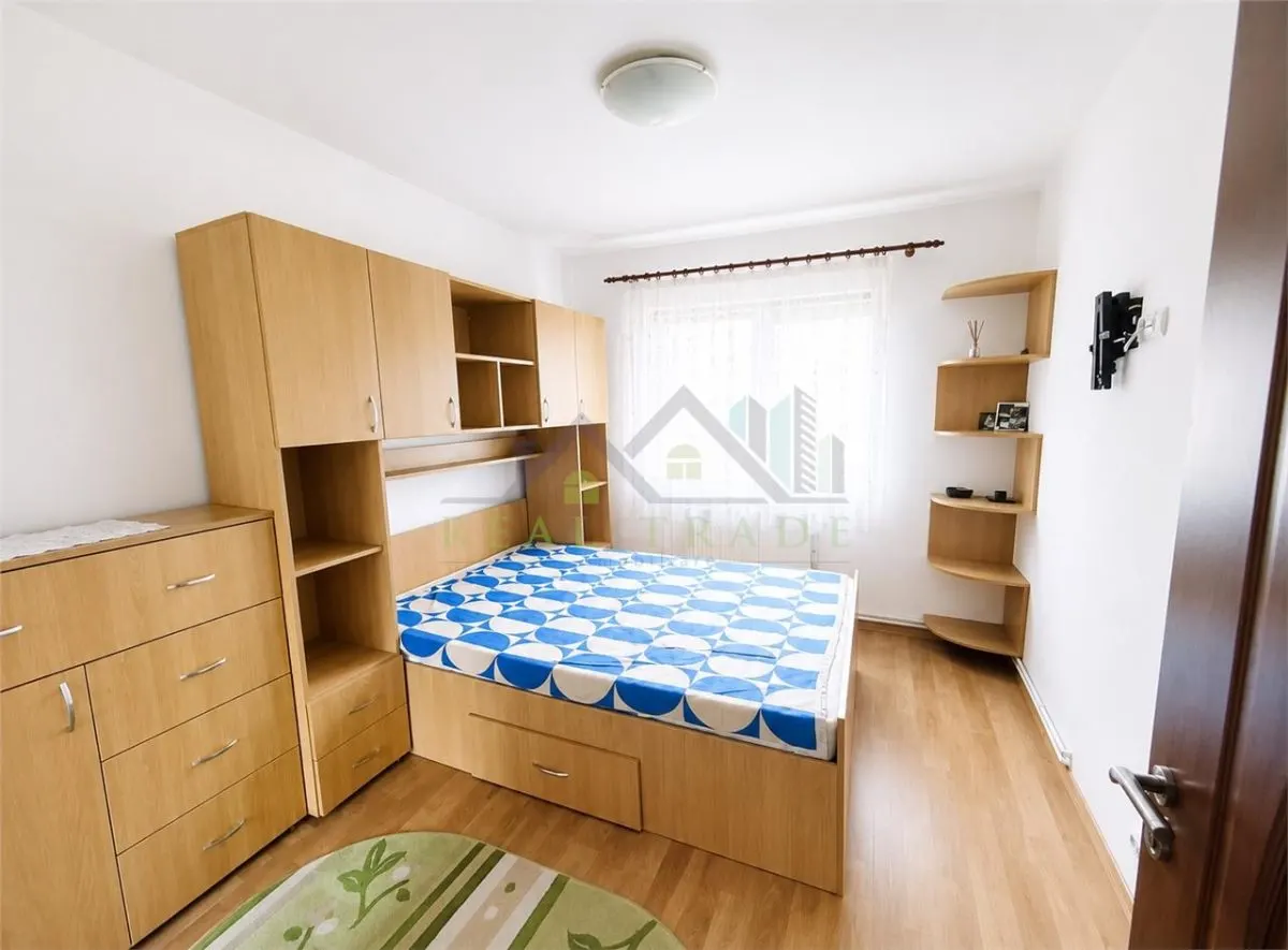 Apartament 2 camere decomandat,  etajul 1 mobilat si utilat , parcare - foto 2