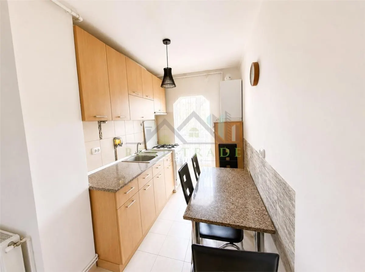 Apartament 2 camere decomandat,  etajul 1 mobilat si utilat , parcare - foto 4