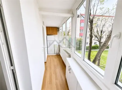 Apartament 2 camere decomandat,  etajul 1 mobilat si utilat , parcare - foto 6