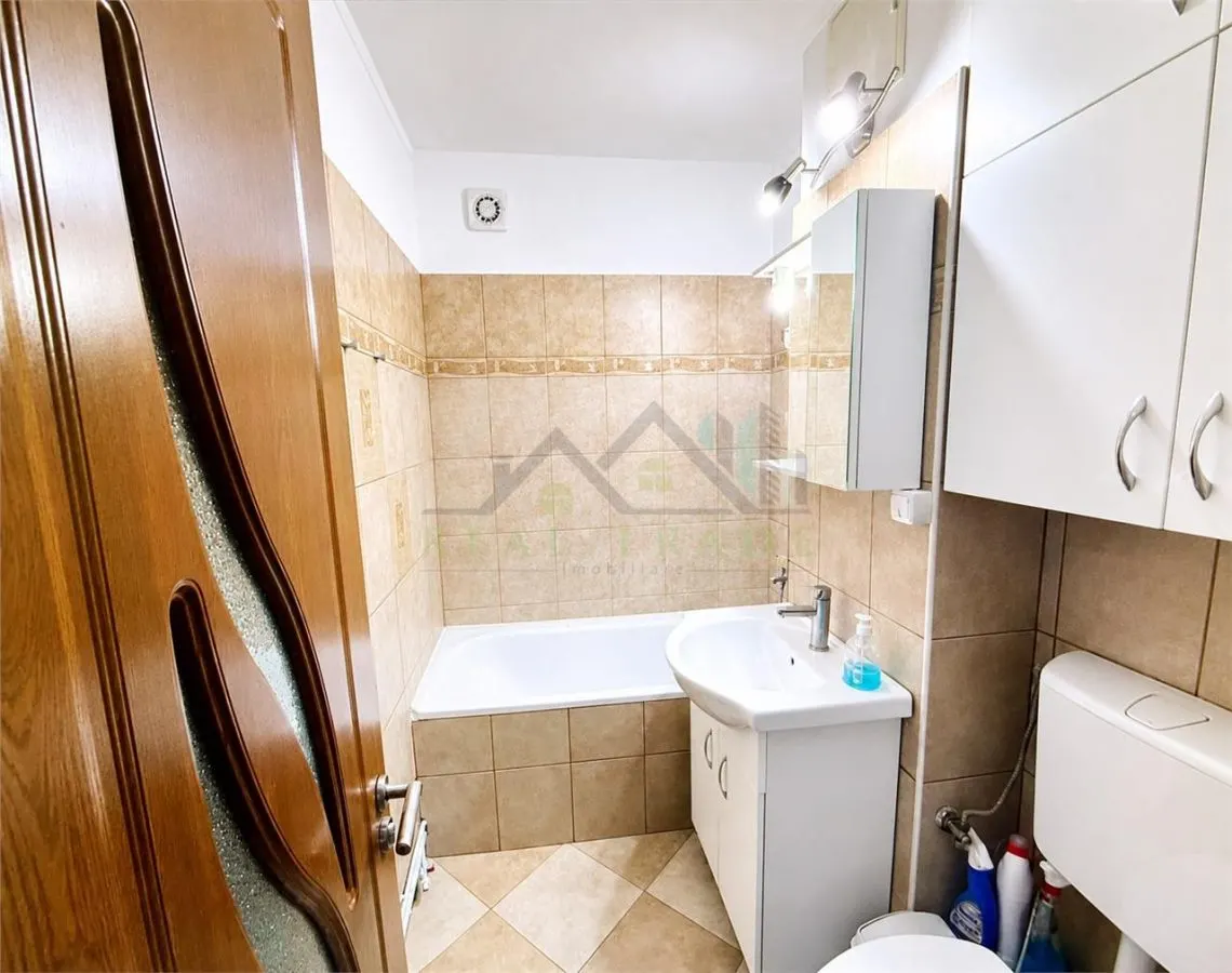 Apartament 2 camere decomandat,  etajul 1 mobilat si utilat , parcare - foto 8