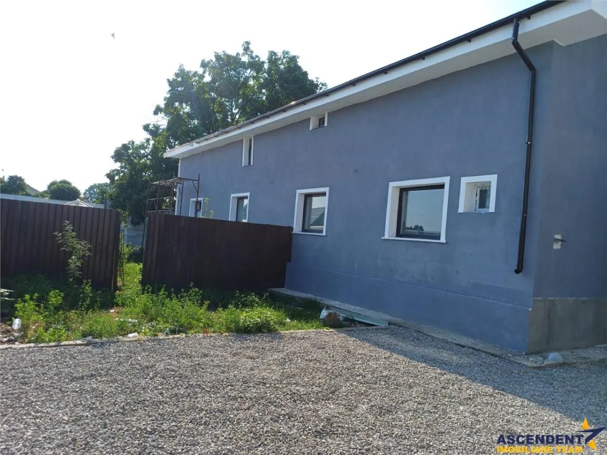 Casa si pentru cazare muncitori in zona parcului industrial Prejmer Brasov - foto 1