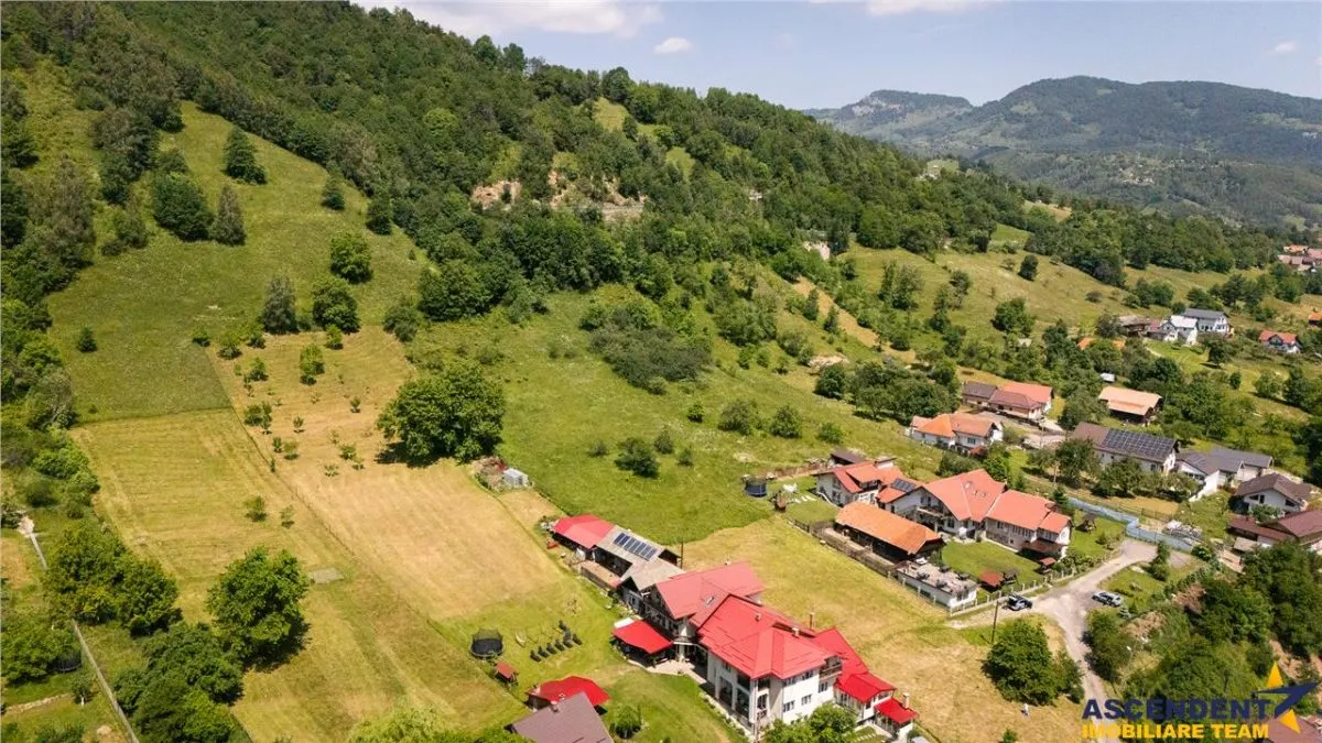 Deschidere spre crestele alpine+ documentatie turistica,4.400 mp de inspiratie naturala - foto 24
