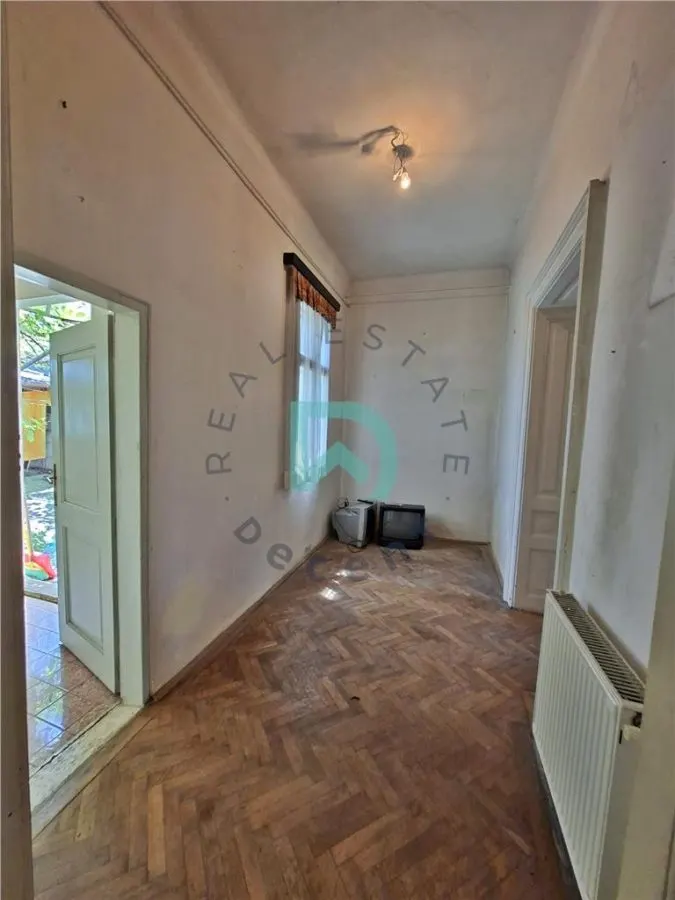 Casa De Mijloc, singur in curte, Brasov - foto 12