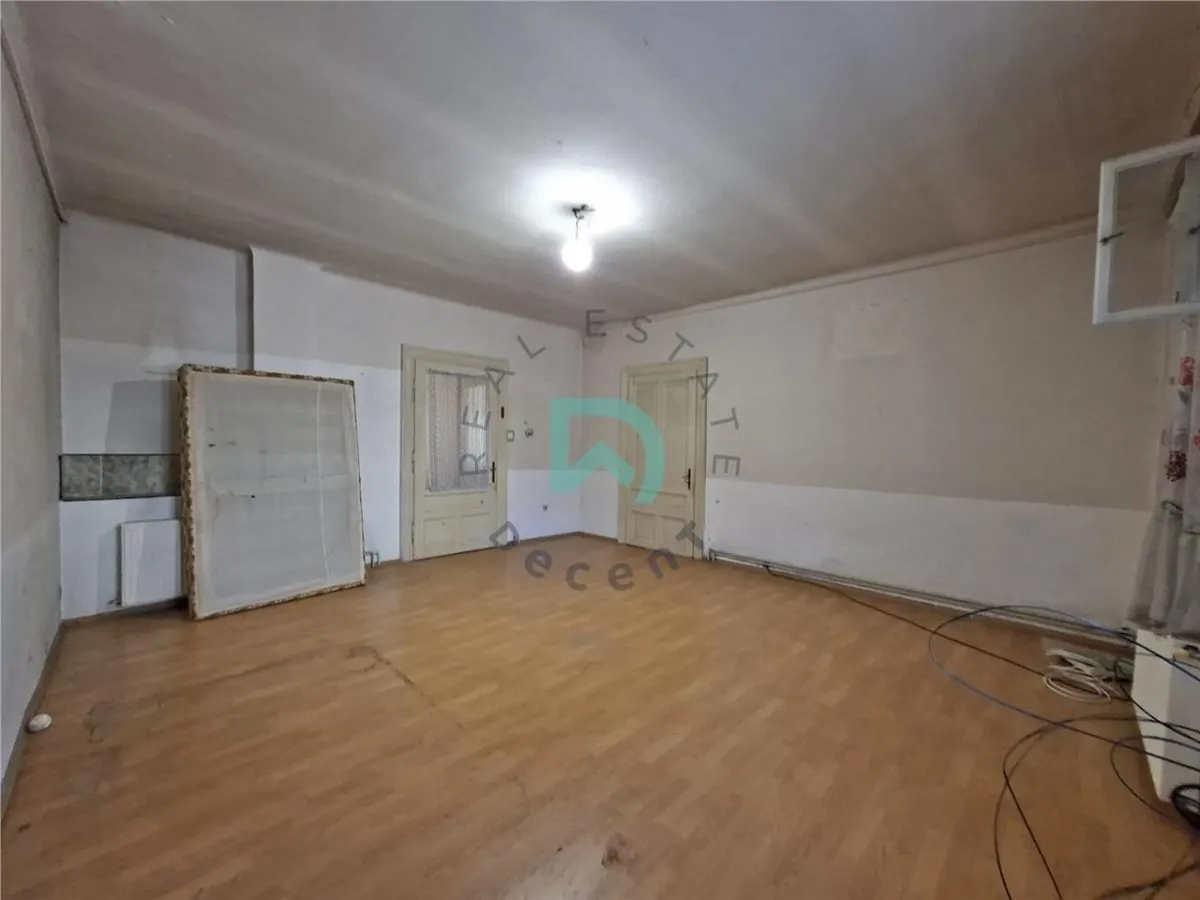 Casa De Mijloc, singur in curte, Brasov - foto 4