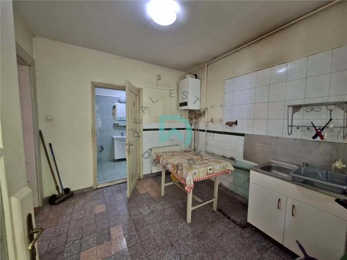 Casa De Mijloc, singur in curte, Brasov - foto 9