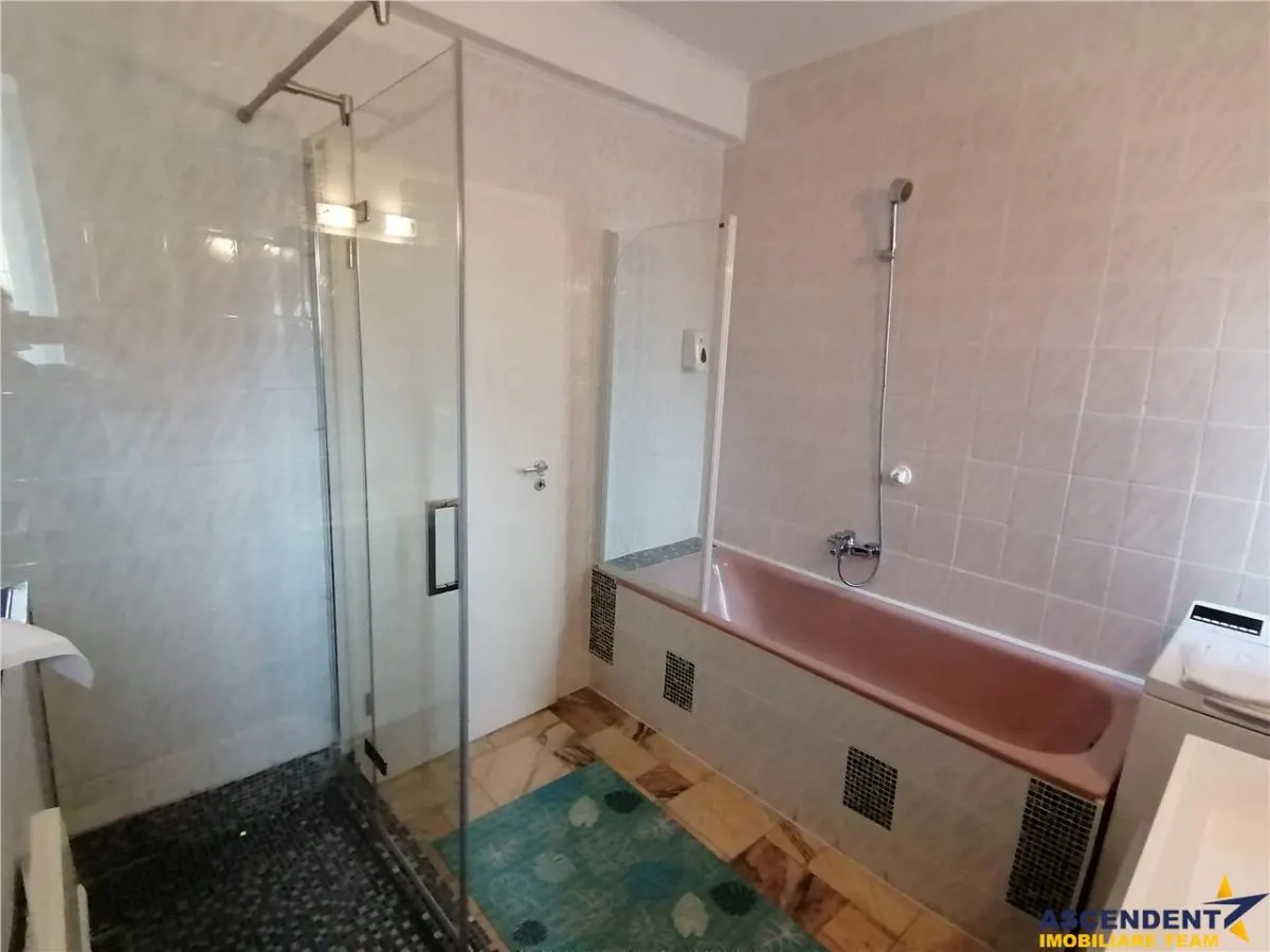 Proprietate deosebita, pe 4 camere, 140 mp, curte amenajata, Central, Brasov - foto 15