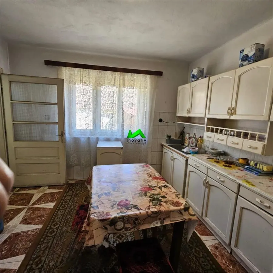 Casa de vanzare 4 camere  Rasinari - foto 11