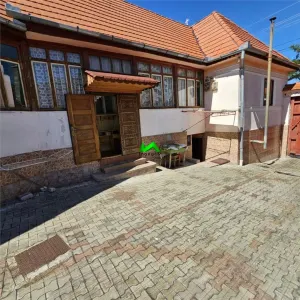 Casa de vanzare 4 camere  Rasinari - foto 3