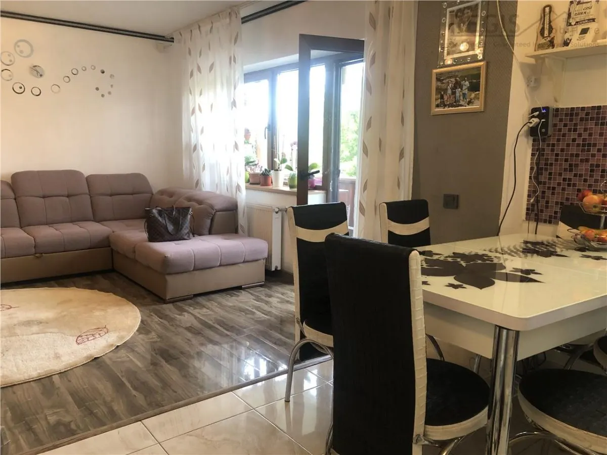 Apartament functional 4 camere  + 2 balcoane cartier Noua - foto 14