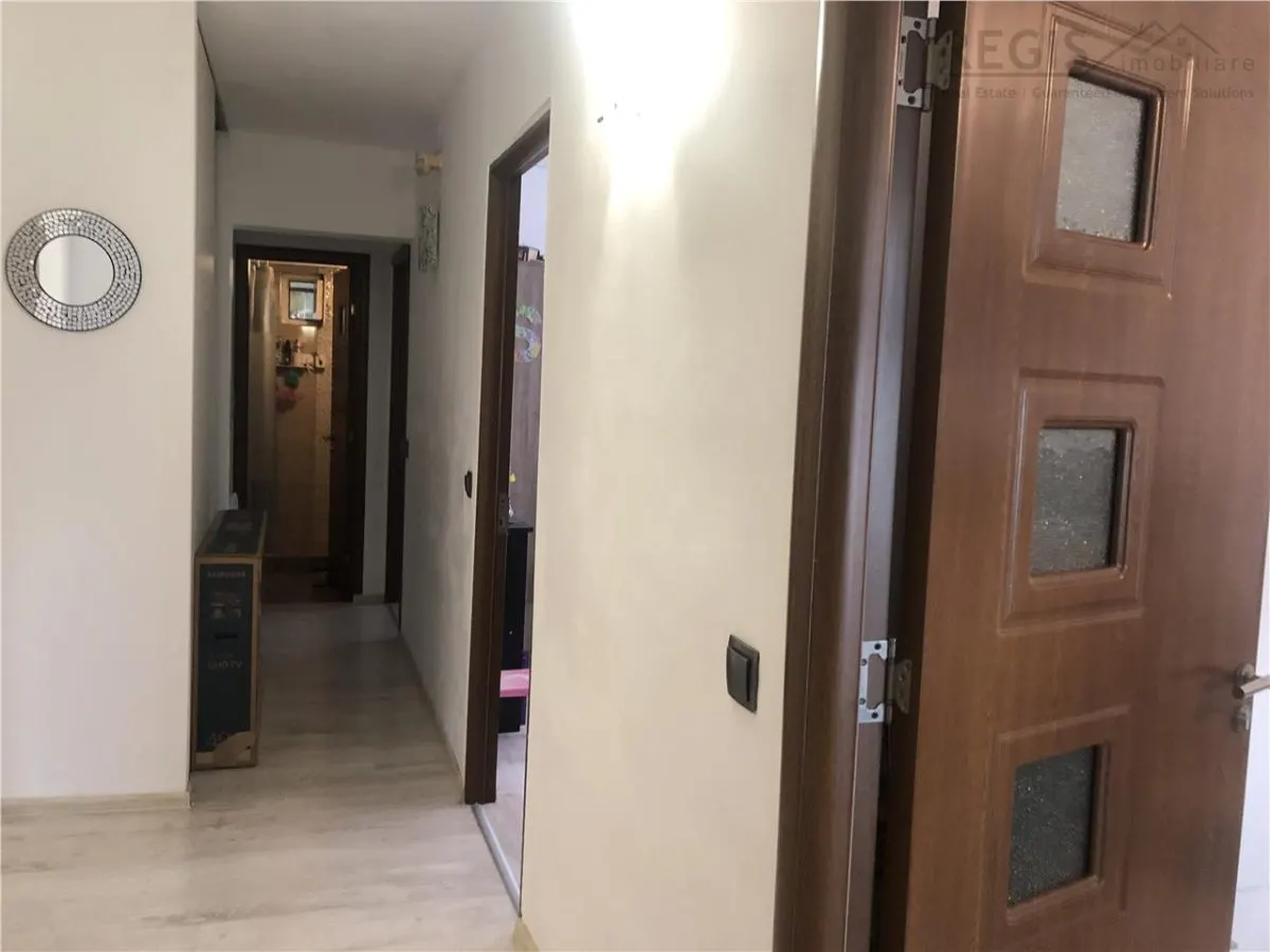 Apartament functional 4 camere  + 2 balcoane cartier Noua - foto 9