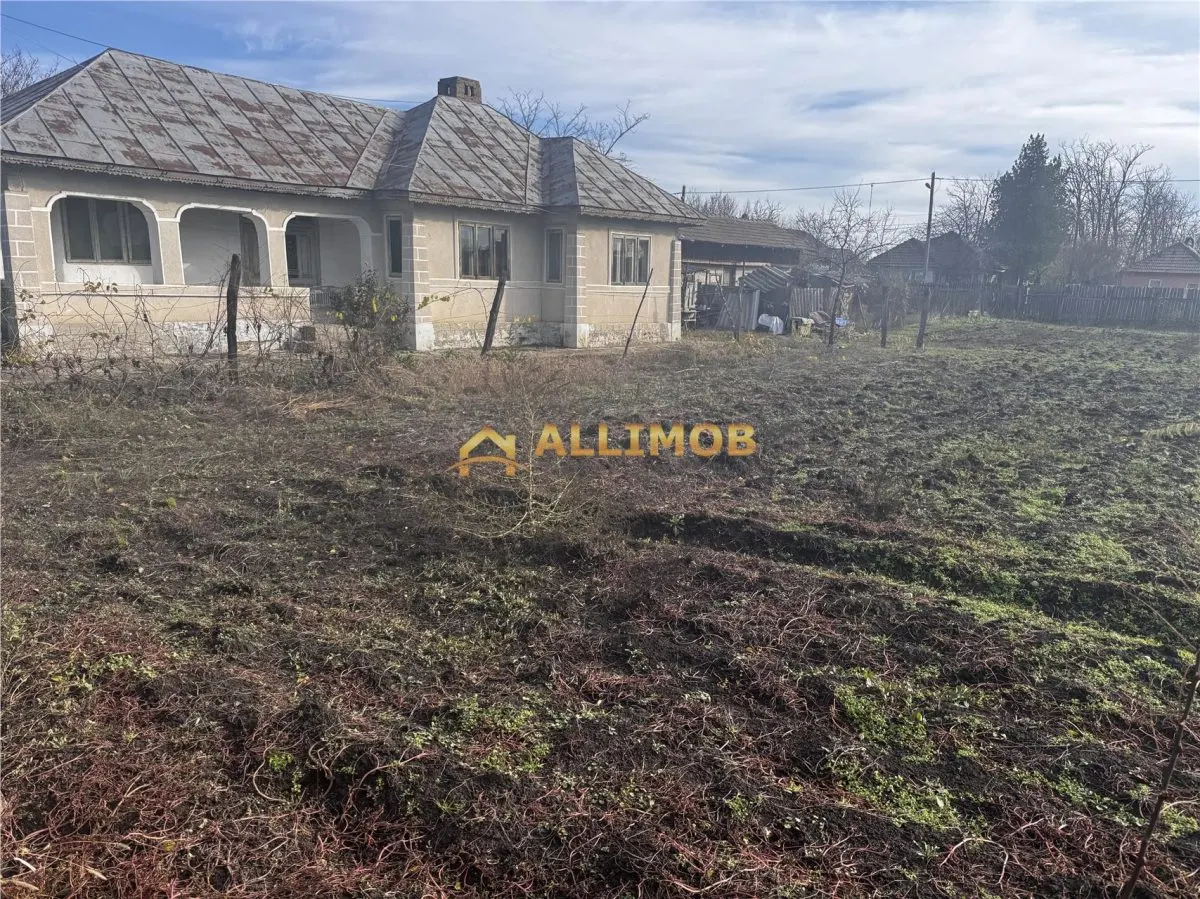 Casa batraneasca  si 1500 mp teren, doua deschideri â€“ Fulga, Prahova - foto 1